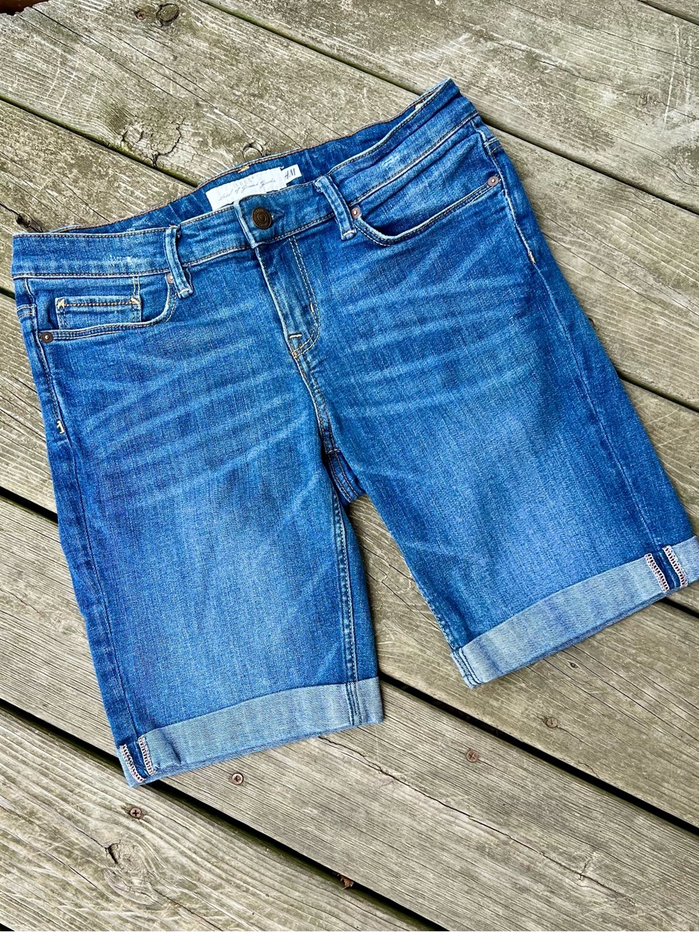 H&M L.O.G.G. DENIM CUFFED BLUE JEAN SHORTS
